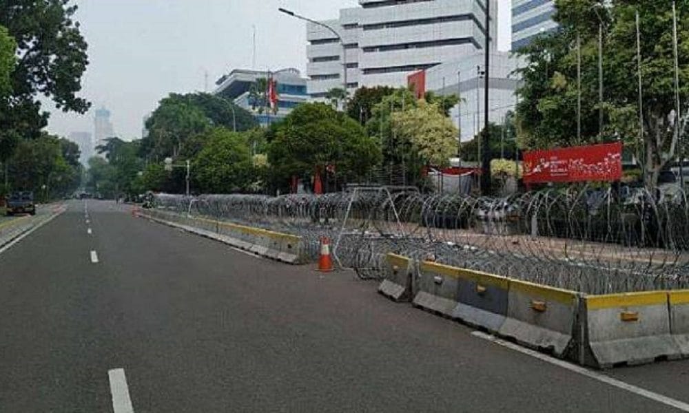 Sidang Usai, Jalan Medan Merdeka Barat Depan MK Ditutup