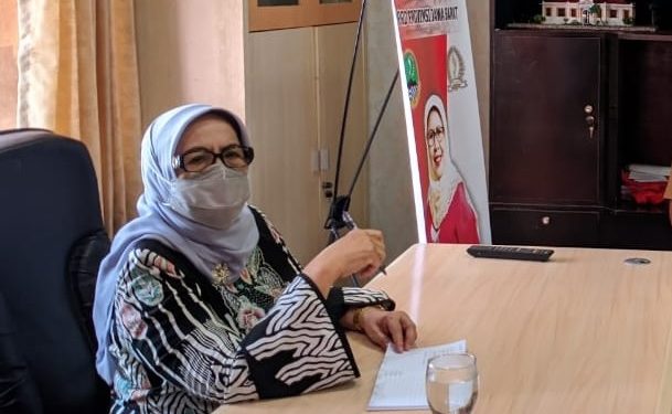 Anggota DPRD Provinsi Jawa Barat dari fraksi Partai PDI Perjuangan, Dra. Hj. Elin Suharliah Ms.I