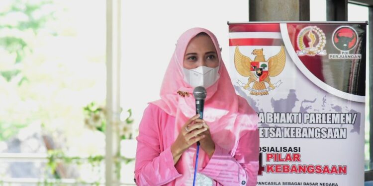 Anggota DPRD Provinsi Jawa Barat dari Daerah Pemilihan II (Kabupaten Bandung), Hj.Nia Purnakania .SH.M.Kn