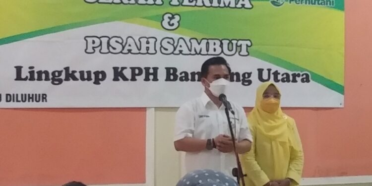 Kepala Administratur Perhutani KPH Bandung Utara Usep Rustandi saat sampaikan ucapan perpisahan