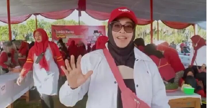 Anggota DPRD Jabar dari Fraksi PDI Perjuangan Hj Ijah Hartini