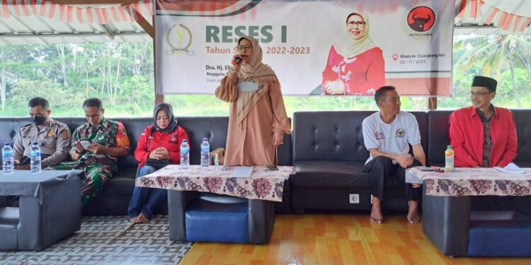 Kegiatan Reses I Tahun Sidang 2022-2023, Anggota DPRD Dapil III Kab. Bandung Barat Dra. Hj. Elin Suharliah, M.Si bertempat di Wisata Air Cicangkang Hilir Kabupaten Bandung Barat, Rabu (02/11/2022)