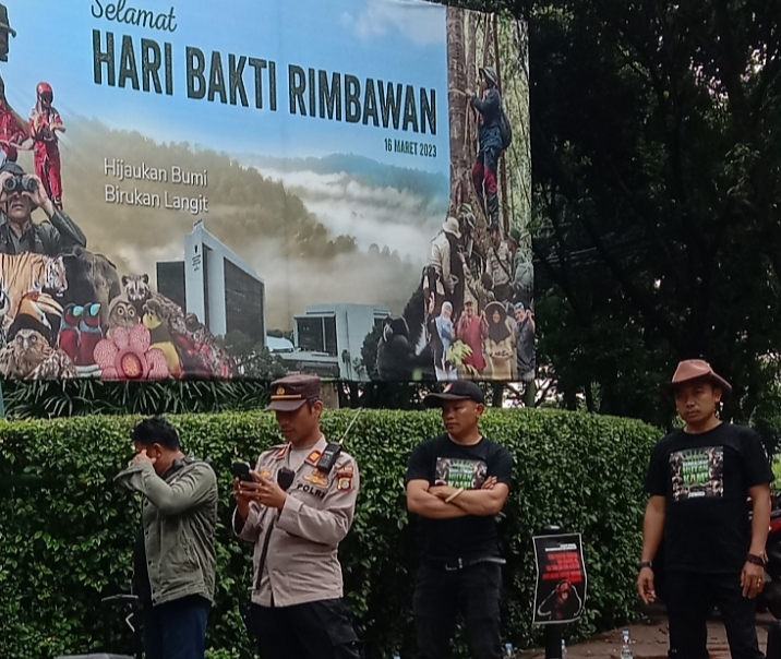 Steve Ewon Pertanyakan Komitmen Perlindungan Terhadap Hutan