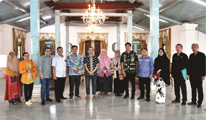 Hj Elin Suharliah