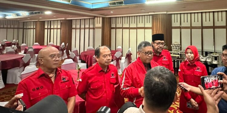 Bendahara DPD PDI Perjuangan Jawa Barat, Ineu Purwadewi saat menghadiri Rapat Koordinasi DPD PDI Perjuangan Jawa Barat di Hotel Savoy Homann, Selasa 25 Juli 2023