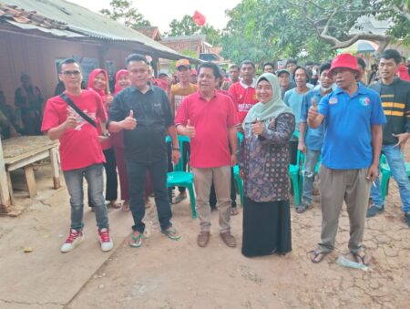 Masyarakat antusias saat anggota DPRD Jabar menggelar acara sosialisasi Perda Perlindungan Anak 