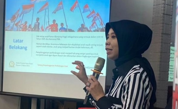 Wakil Ketua DPRD Jawa Barat, Ineu Purwadewi saat memberikan penjelasan Perda Provinsi no 3 tahun 2023