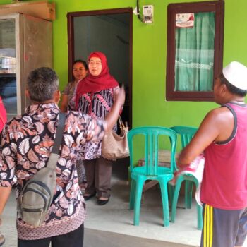 Anggota DPRD Jabar Hj. Iis Turniasih laksanakan monitoring program Rutilahu di Desa Kutaampel, Kecamatan Batujaya, Kabupaten Karawang