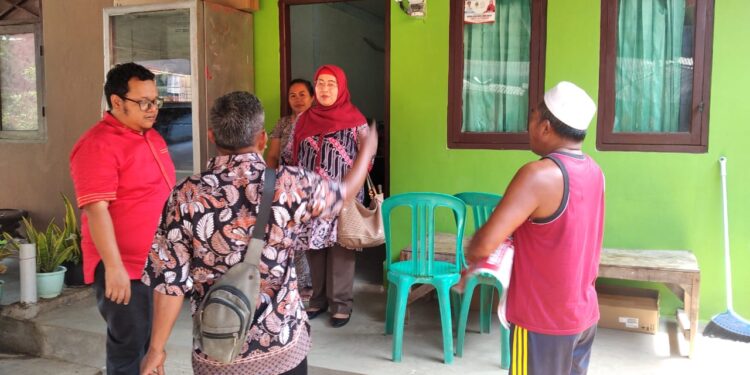 Anggota DPRD Jabar Hj. Iis Turniasih laksanakan monitoring program Rutilahu di Desa Kutaampel, Kecamatan Batujaya, Kabupaten Karawang