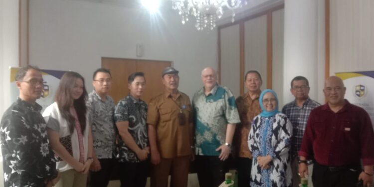 Foto bersama: AKSPI Jabar Jalin Kerjasama dengan AICBT Australia Siap Rangkul Pelajar di Indonesia