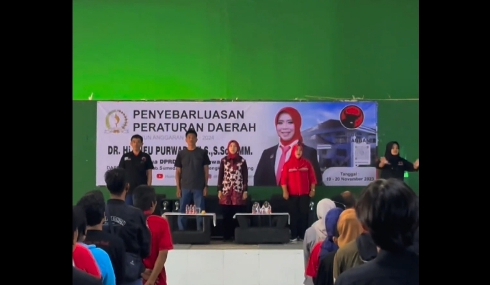 Wakil Ketua DPRD Jawa Barat, Ineu Purwadewi saat menjelaskan Perda Desa Wisata di Jatinangor, Kabupaten Sumedang