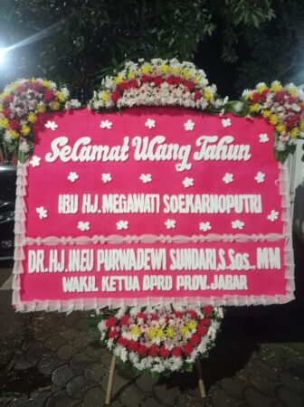 Bendahara DPD PDI Perjuangan Jawa Barat, Ineu Purwadewi kirimkan karangan bunga sebagai ucapan selamat ulang tahun kepada Ketua Umum PDI Perjuangan Ibu Hj. Megawati Soekarnoputri