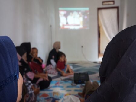 Nonton Bareng Relawan Bajuri