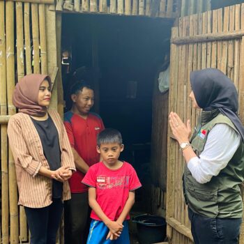 Keluarga Sukirman mendapatkan bantuan bedah rumah dari Jabar Bergerak KBB