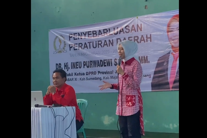 Wakil Ketua DPRD Jawa Barat Ineu Purwadewi saat menjelaskan isi Perda Penyelenggaraan Kesehatan di Kabupaten Sumedang