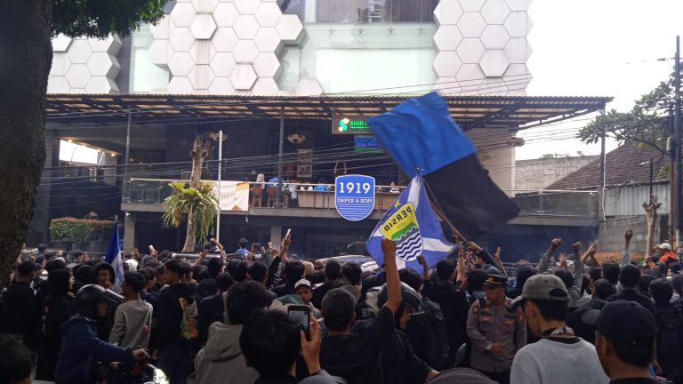 Daftar Lokasi Nobar Sabah FC vs Persib Bandung di Bandung, Ada yang Gratis 1
