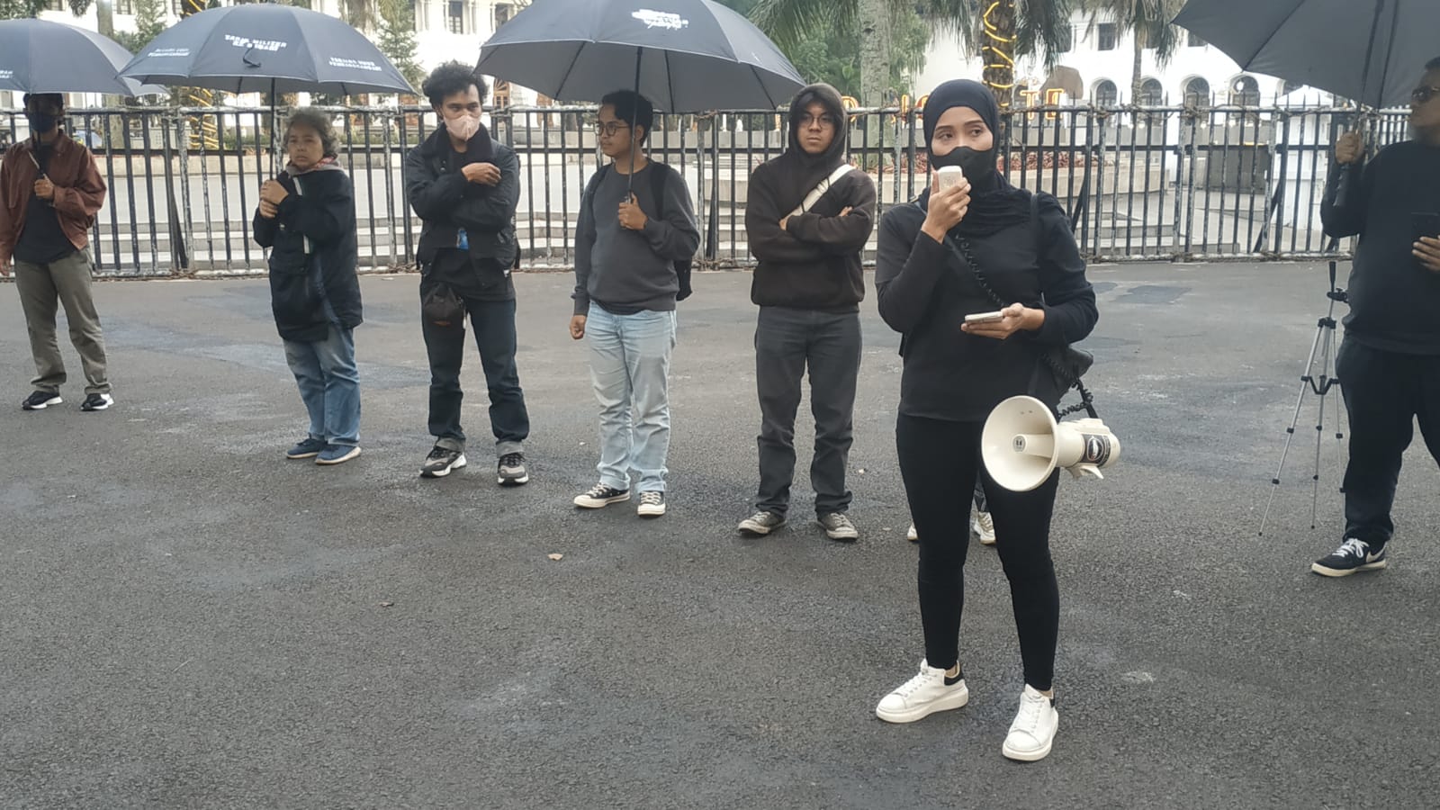 Potret foto Yulia Keluarga Korban Tindakan Pidana Perdagangan Orang (TPPO) pada Kamis, (21/3/2024).