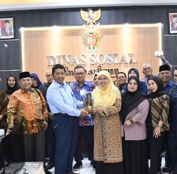 Weni Dwi Aprianti bersama Ketua dan rombongan Pansus II DPRD Jabar melaksanakan Kunjungan Kerja Ke Dinas Sosial Provinsi DI Yogyakarta, Kamis 16 Mei 2024