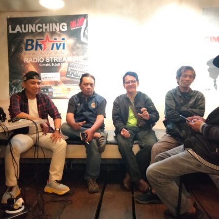 Cimahi MEMILIH menjadi icon BRAM Radio Streaming menampilkan Narasumber Rizky Budiman didampingi Kanda Kurniawan