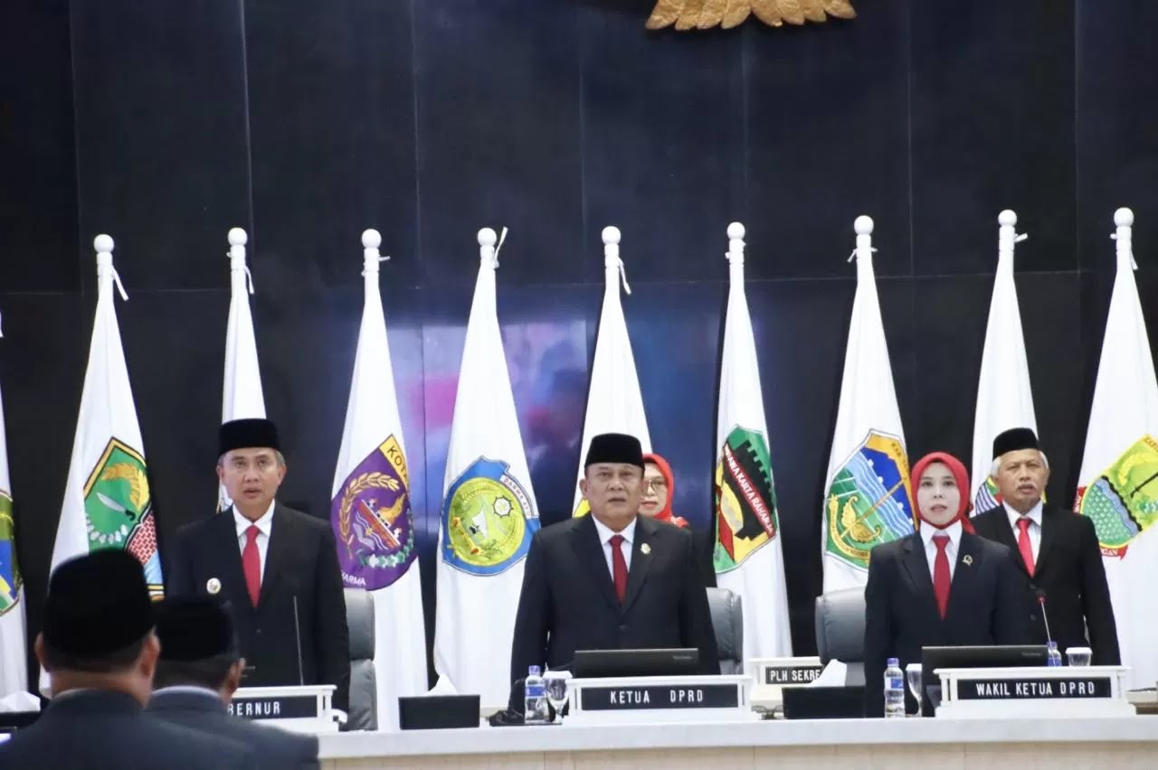Ineu Purwadewi saat menghadiri rapat paripurna DPRD Jabar