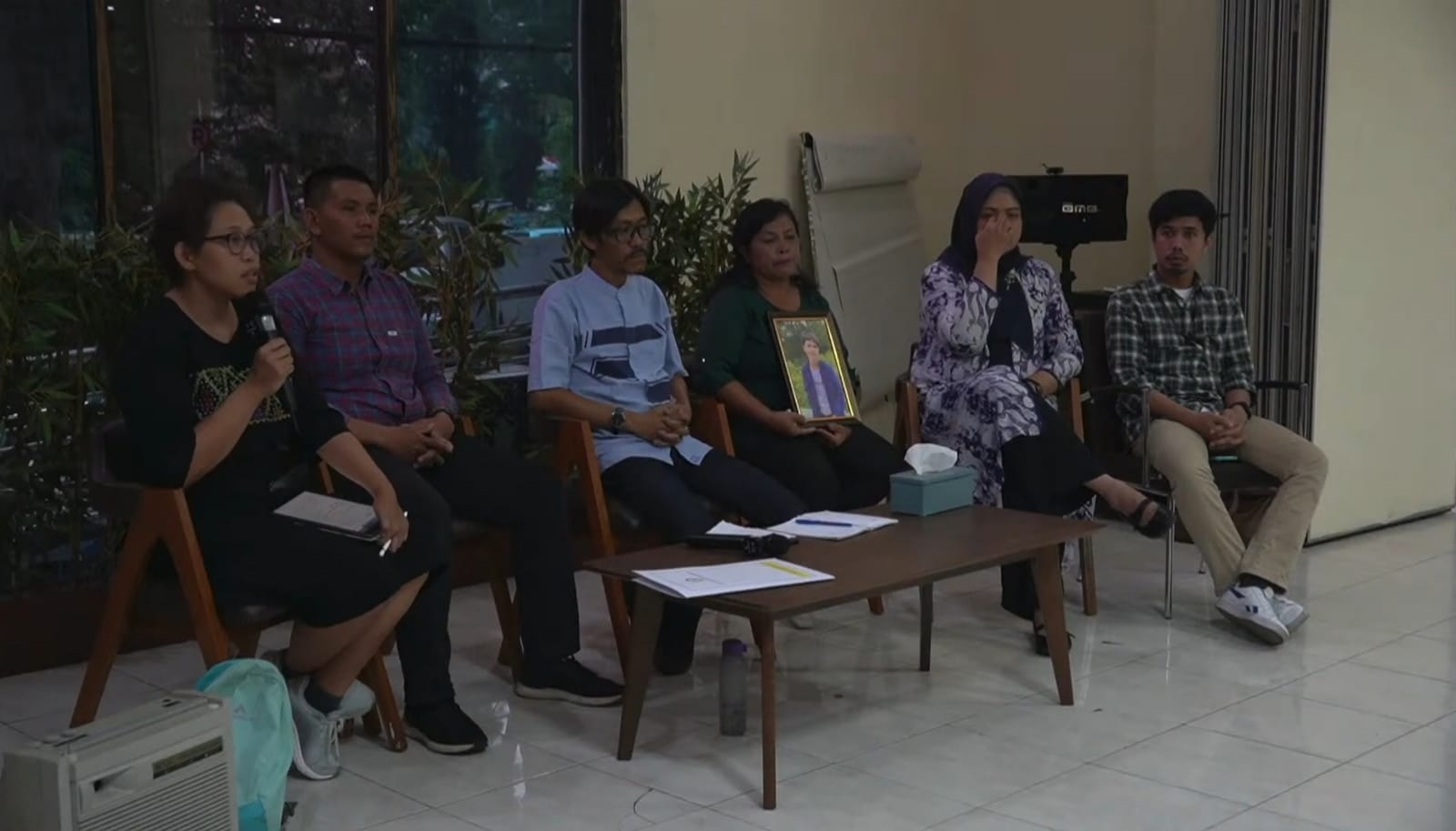 Tangkapan foto konferensi pers YLBHI dugaan penyiksaan pada MHS hingga menyebabkan kematian yang dilakukan oleh oknum TNI.