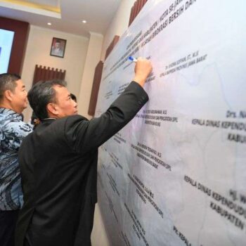 Dinas Dukcapil Se-Jabar Tanda Tangani Komitmen Bersama Bangun Zona Integritas Menuju WBK dan WBBM Tahun 2025