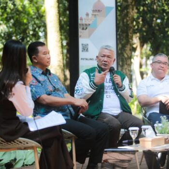 Tangkapan foto Penjabat Wali Kota Bandung, Bambang Tirtoyuliono.