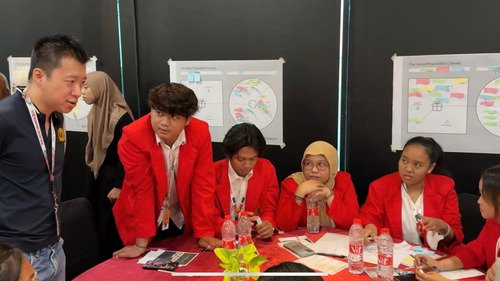 Tingkatkan Daya Saing Mahasiswa dalam Kewirausahaan, UNTAG Berkolaborasi dengan MAXY Academy dalam Workshop Design Thinking 2