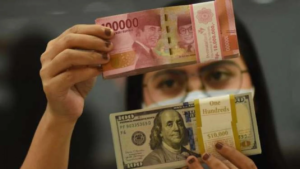 Rupiah Terus Melemah, Siap  Tembus 16.000 per Dolar AS 7