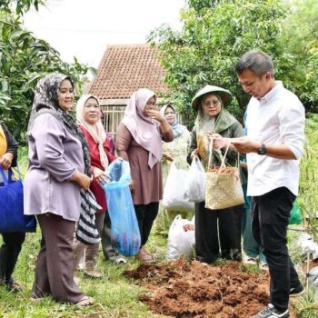 Kunjungi Desa Wisata Edukasi Cibiru Wetan, Bey : Inspirasi bagi Desa Lain di Jabar