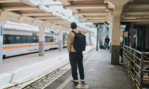Pilihan Tas Bodypack untuk Traveling di Hari Pahlawan 2