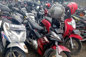 169 Motor Rusak Akibat Cairan Kimia di Padalarang Dapat Kompensasi 8