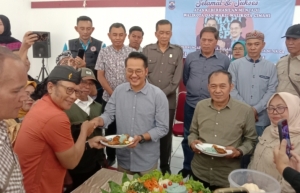 Pasangan Walikota dan Wakil Walikota Cimahi Terpilih rayakan syukuran kemenangan di Kecamatan Cimahi Tengah, Kamis 12/12/2024.