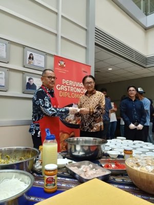 Peruvian Ambassador to Indonesia Inspires BINUS International Students with Global Insights 9