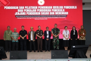 DPRD Jabar Tuti Turimayanti Apresiasi Diklat Pembinaan Ideologi Pancasila bagi Pengajar Pendidikan Pancasila 8