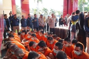 Tangkapan foto pelaku tersangka narkoba di Polresta Bandung