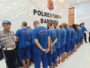 Tangkapan foto konferensi pers Polrestabes Bandung (sumber: Polrestabes Bandung)