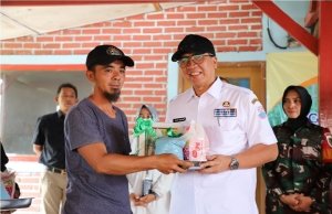 Pemkot Cimahi Serahkan Bantuan Sarana Budidaya Pertanian Pada Petani Cabai 3