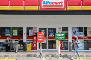 Ratusan Gerai Alfamart Tutup, Wamendag Angkat Bicara 7