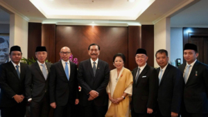 Luhut: Belum Bayar Pajak? Bersiaplah Tak Bisa Urus Paspor atau SIM 10