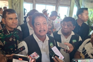 Menteri KKP Tegaskan Pagar Laut di Tangerang Tak Boleh Dibongkar: Bukti Penting Investigasi 5