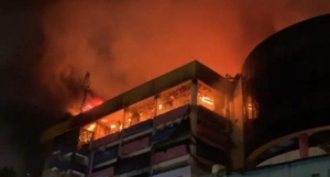 Foto gedung Glodok Plaza yang terbakar / Sumber Wartakotalive