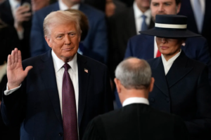 Trump Pecat 4 Pejabat di Awal Masa Jabatan, Ribuan Lagi Disebut Siap Menyusul! 2