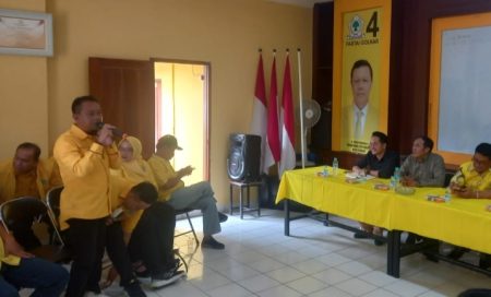 Anggota Fraksi Golkar DPRD Kota Cimahi, H. Asep Rukmansyah saat berdialog dengan Walikota dan Wakil Walikota Cimahi terpilih, Sabtu/18/01/2025.
