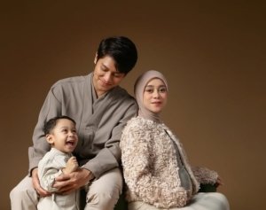 Foto keluarga Lesti Kejora, Rizky Billar dan Baby L (sumber ig rizky billar)