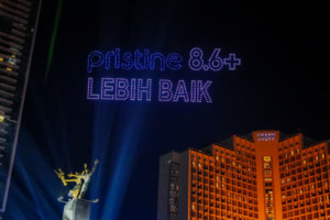 Perayaan Spektakuler di Bundaran HI: Ribuan Orang Sambut 2025 Bersama Pristine8.6+ 9