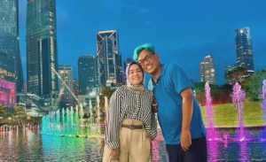 Uya Kuya sedang berlibur bersama sang istri ( sumber instagram : king_uyakuya)