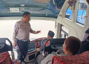 Imbauan Keselamatan Berkendara Menjelang Tahun Baru di Terminal Leuwipanjang 9