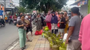 Tragedi Antrean Gas Elpiji 3 Kg di Tangsel, Seorang Warga Meninggal Dunia 4