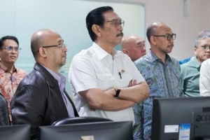 Luhut Tanggapi Tagar #IndonesiaGelap: Negara Lain juga Hadapi Banyak Masalah 4